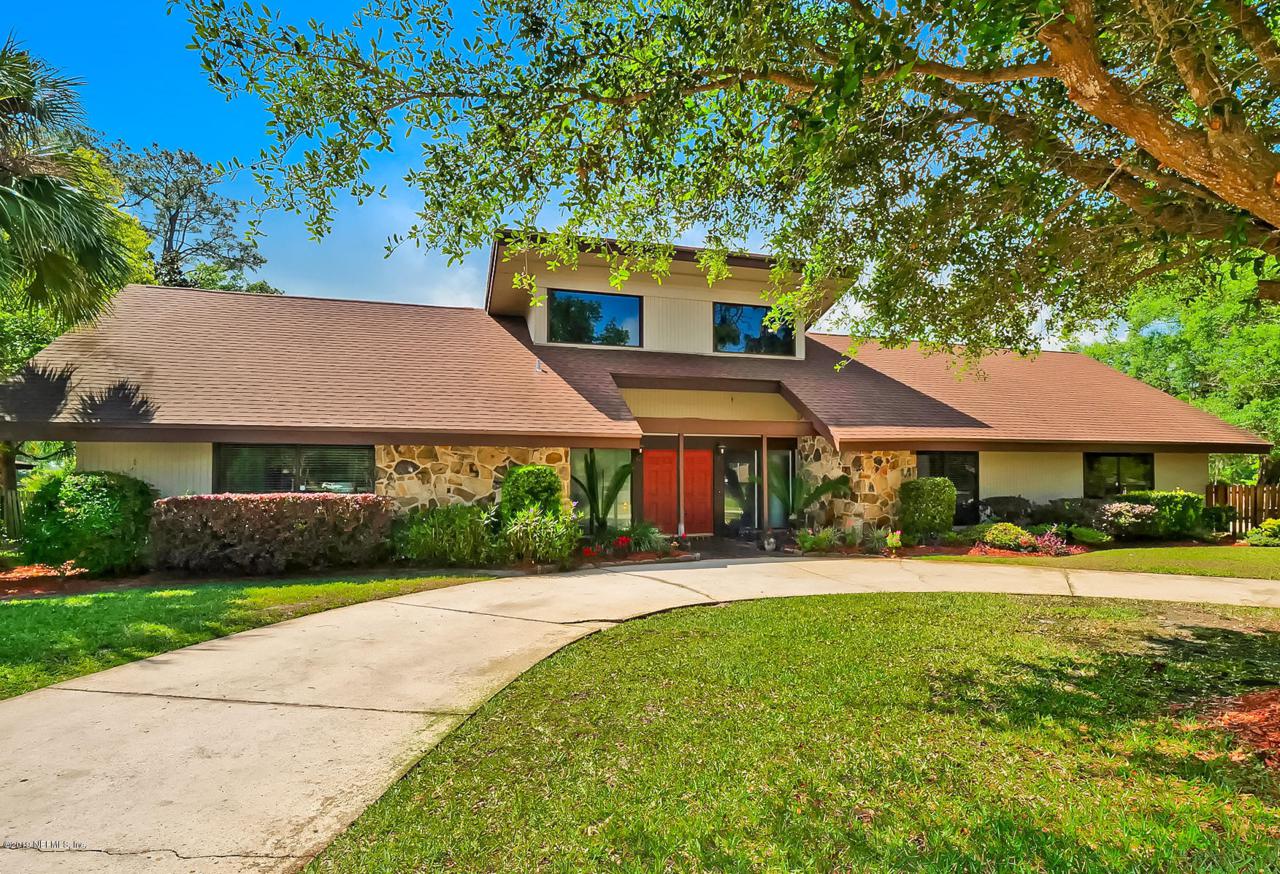 8018 Hunters Grove Rd - Photo 1