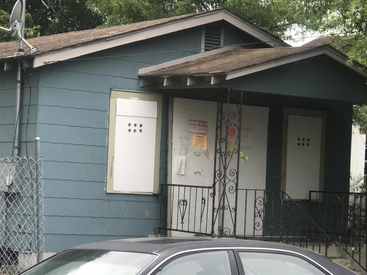 1414 Brady St - Photo 1
