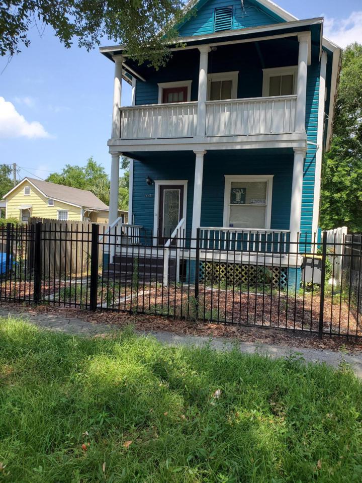 1445 Ionia St - Photo 1