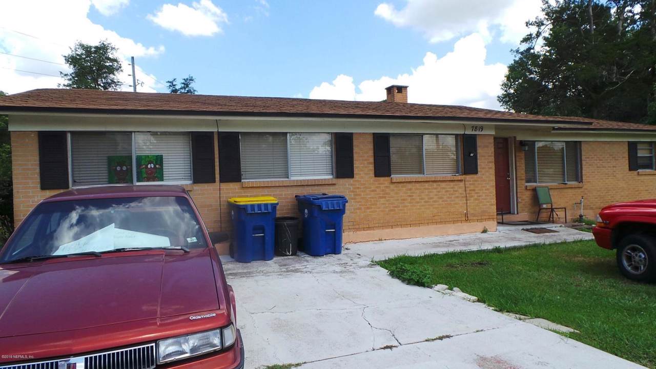 7819 Lake Park Dr - Photo 1
