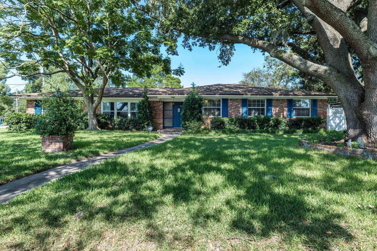1045 Carlotta Rd - Photo 1