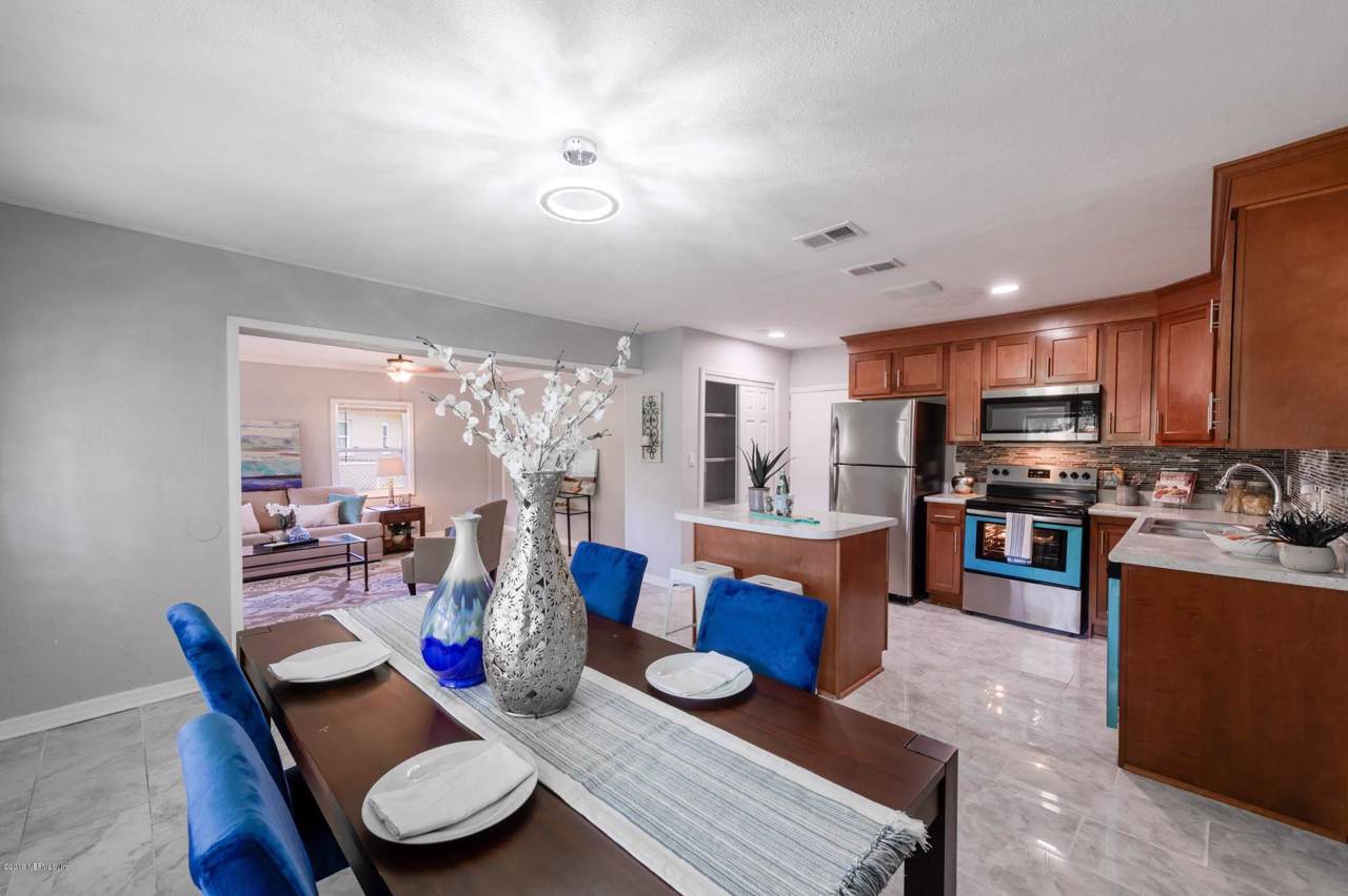10411 Greenhaven Dr - Photo 1