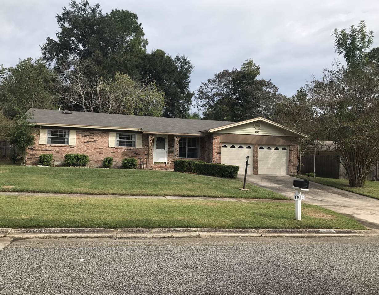 1019 Grove Park Ln - Photo 1