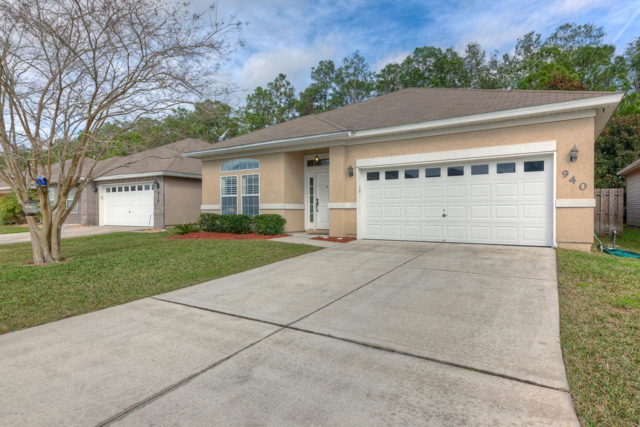940 Churchhill Ln - Photo 1