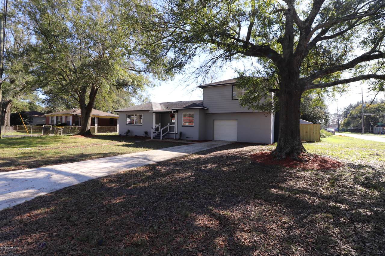 3380 Sunnybrook Ave - Photo 1