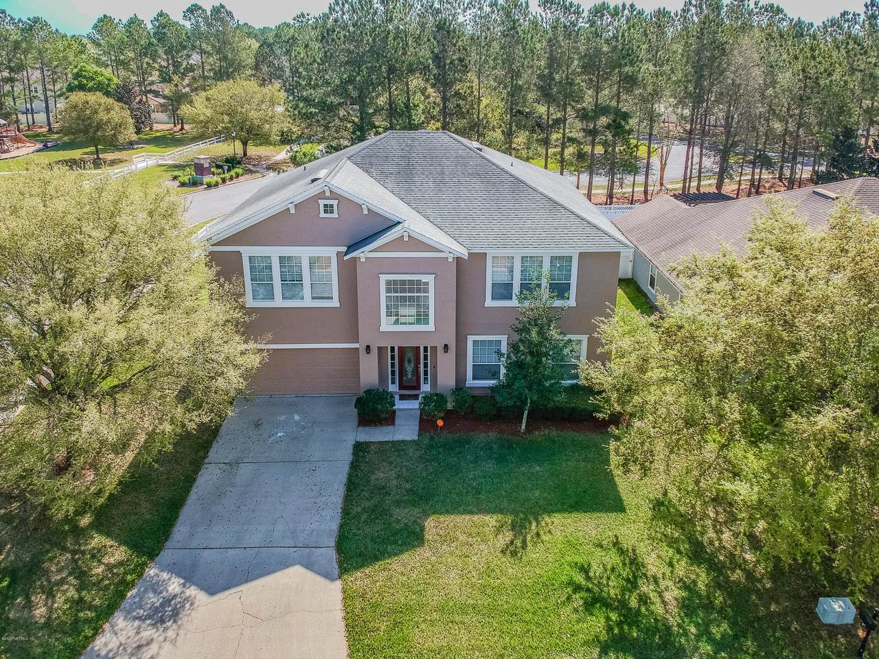 671 Wakeview Dr - Photo 1