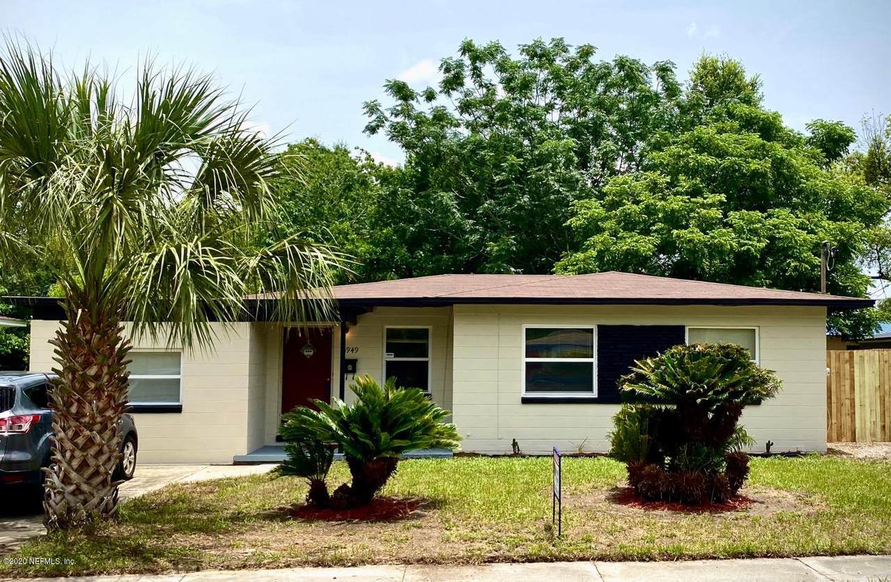 3949 Forest Blvd - Photo 1
