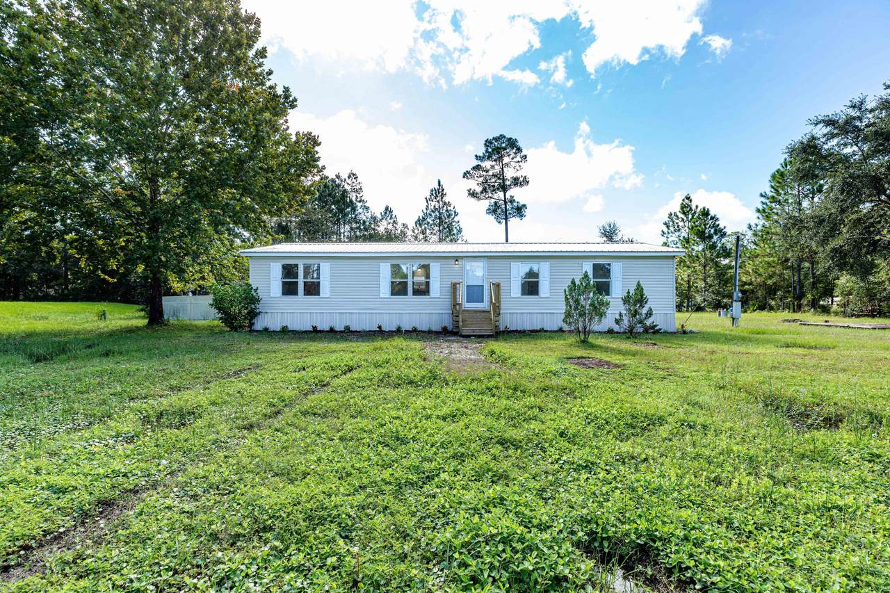 2195 Daffodil Ave - Photo 1