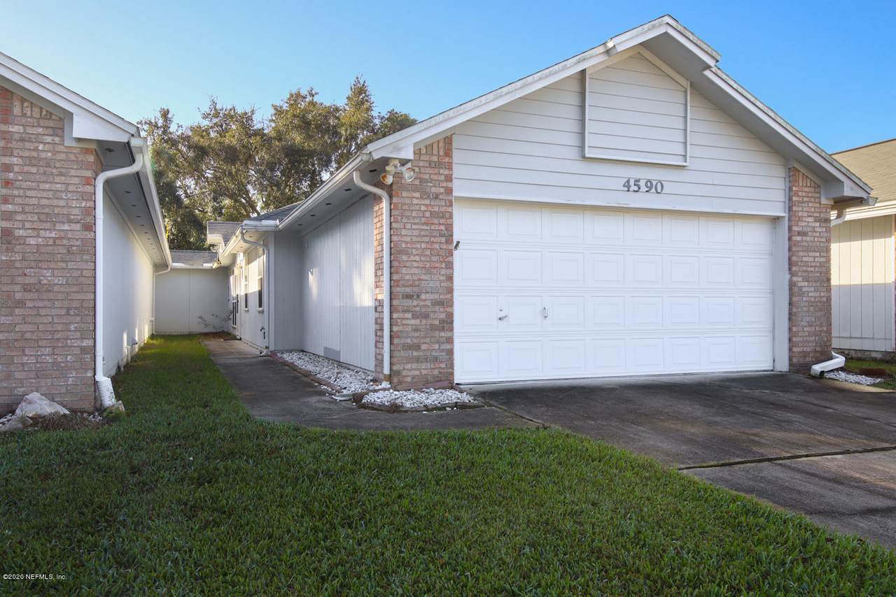 4590 Cabbage Pond Dr - Photo 1