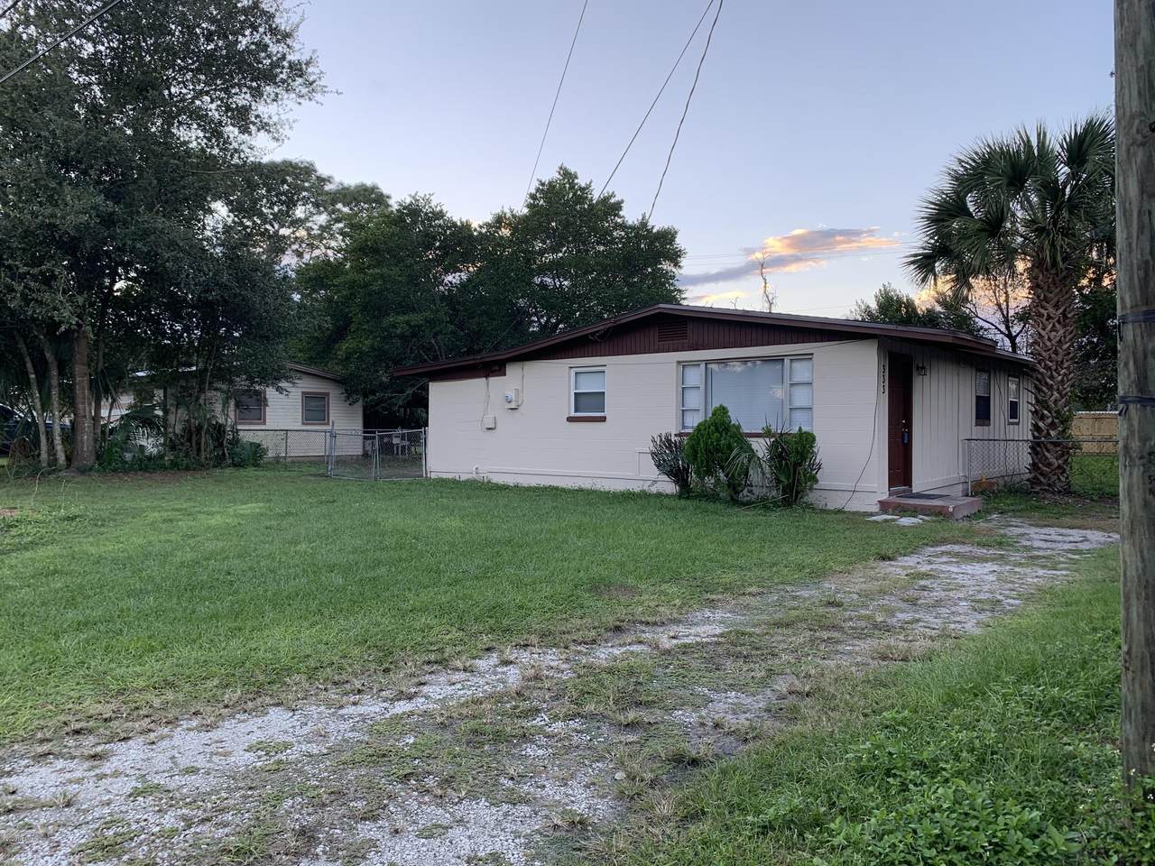 333 Linden Ln - Photo 1