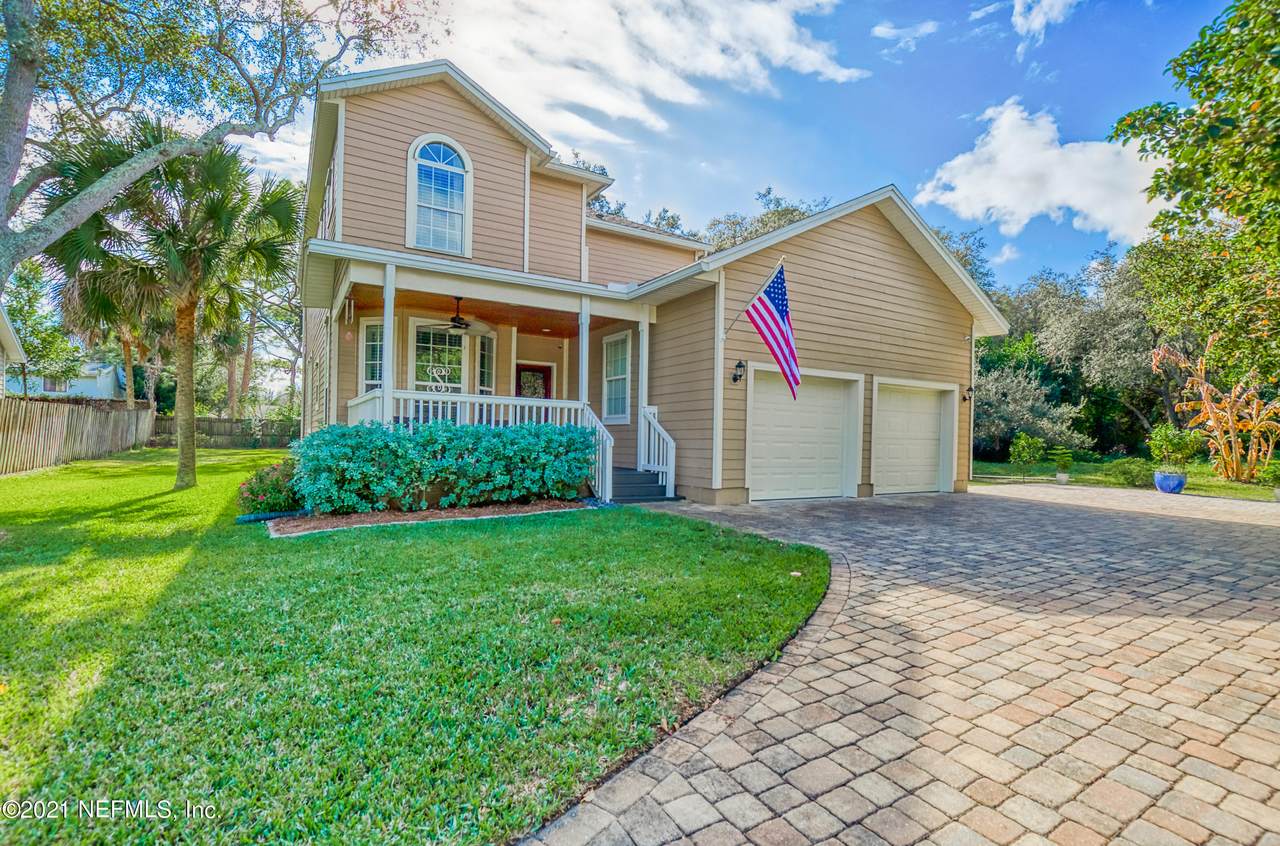 1042 Buddy Crout Ln - Photo 1