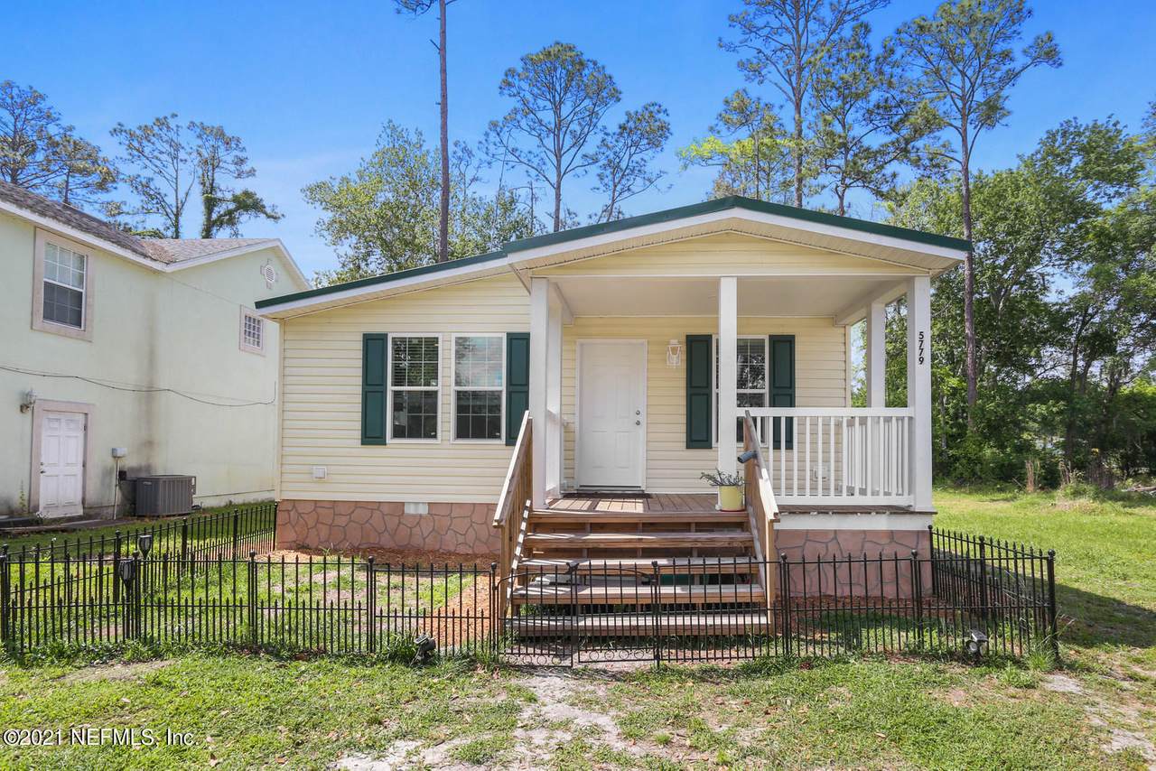 5779 State Rd 207 - Photo 1