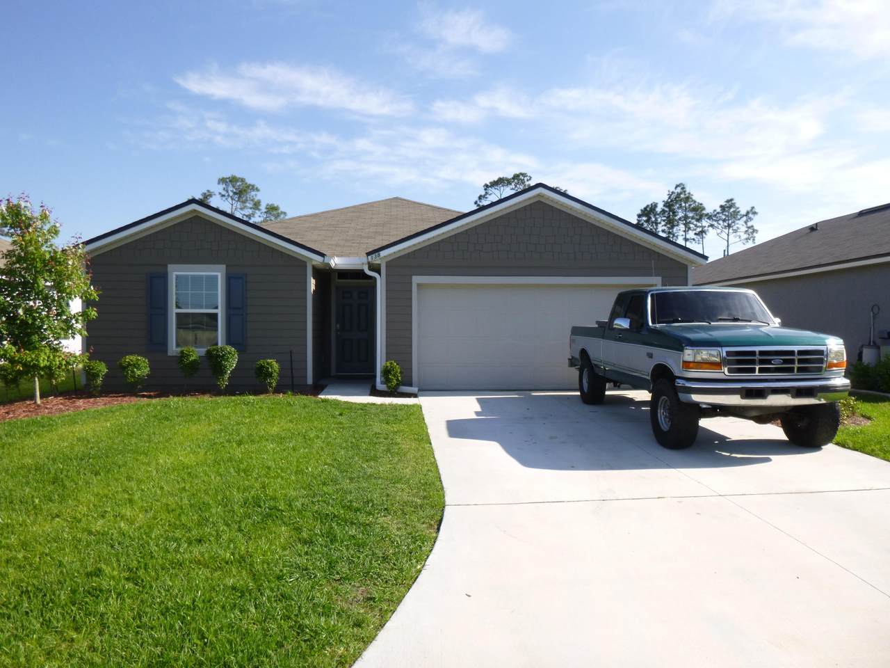 138 Oakley Dr - Photo 1