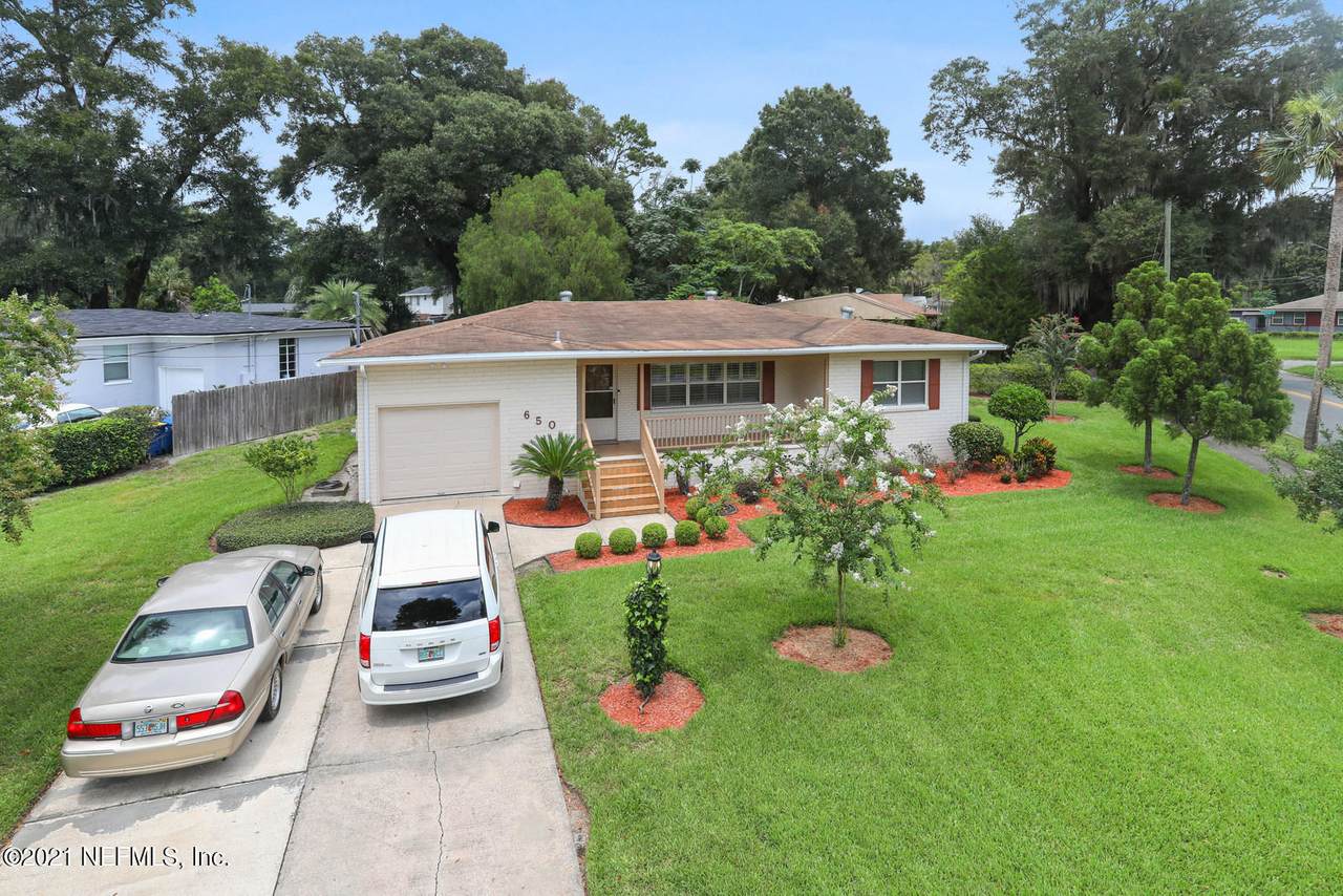 650 Arlingwood Ave - Photo 1