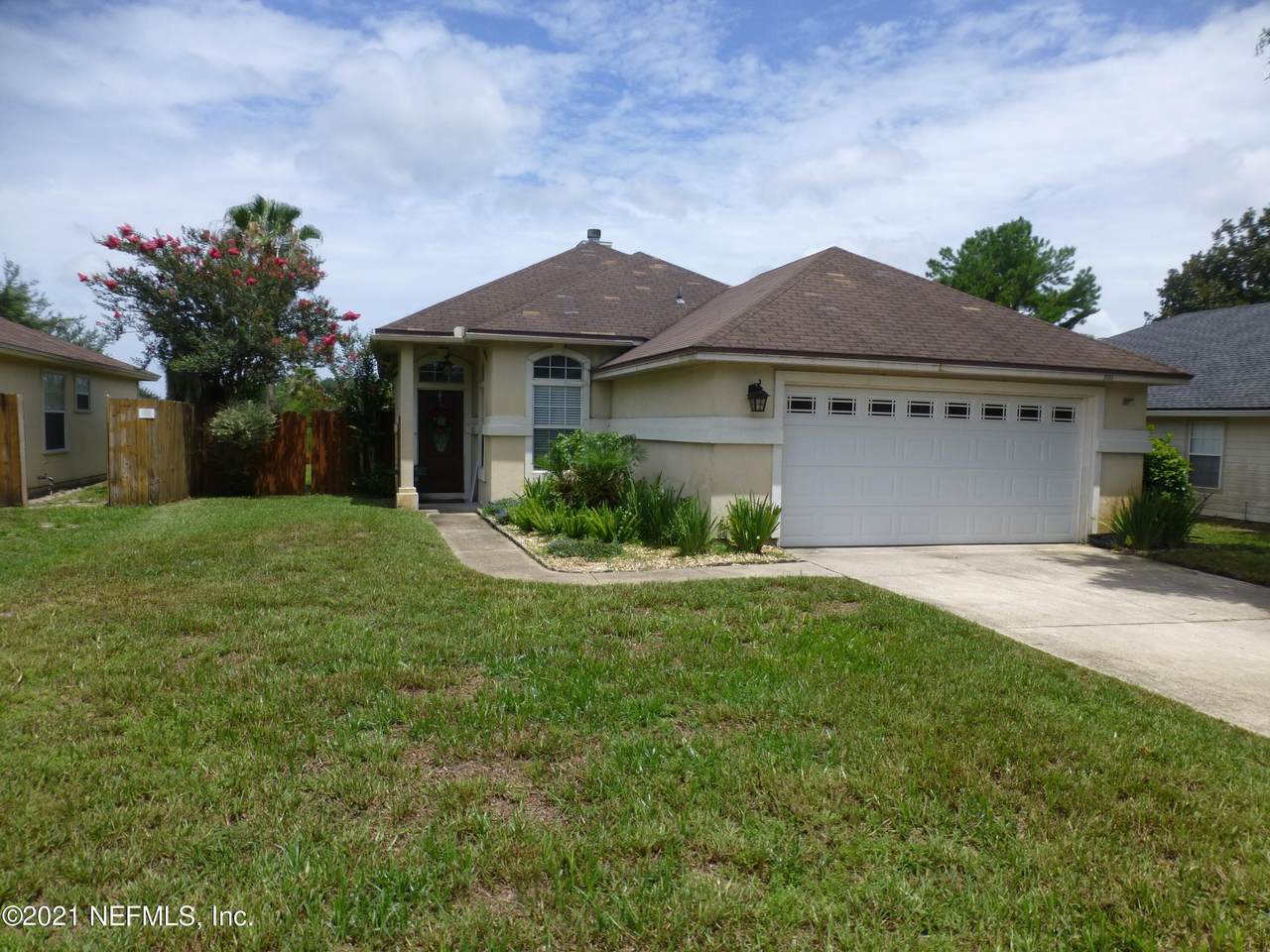 533 Summit Dr - Photo 1