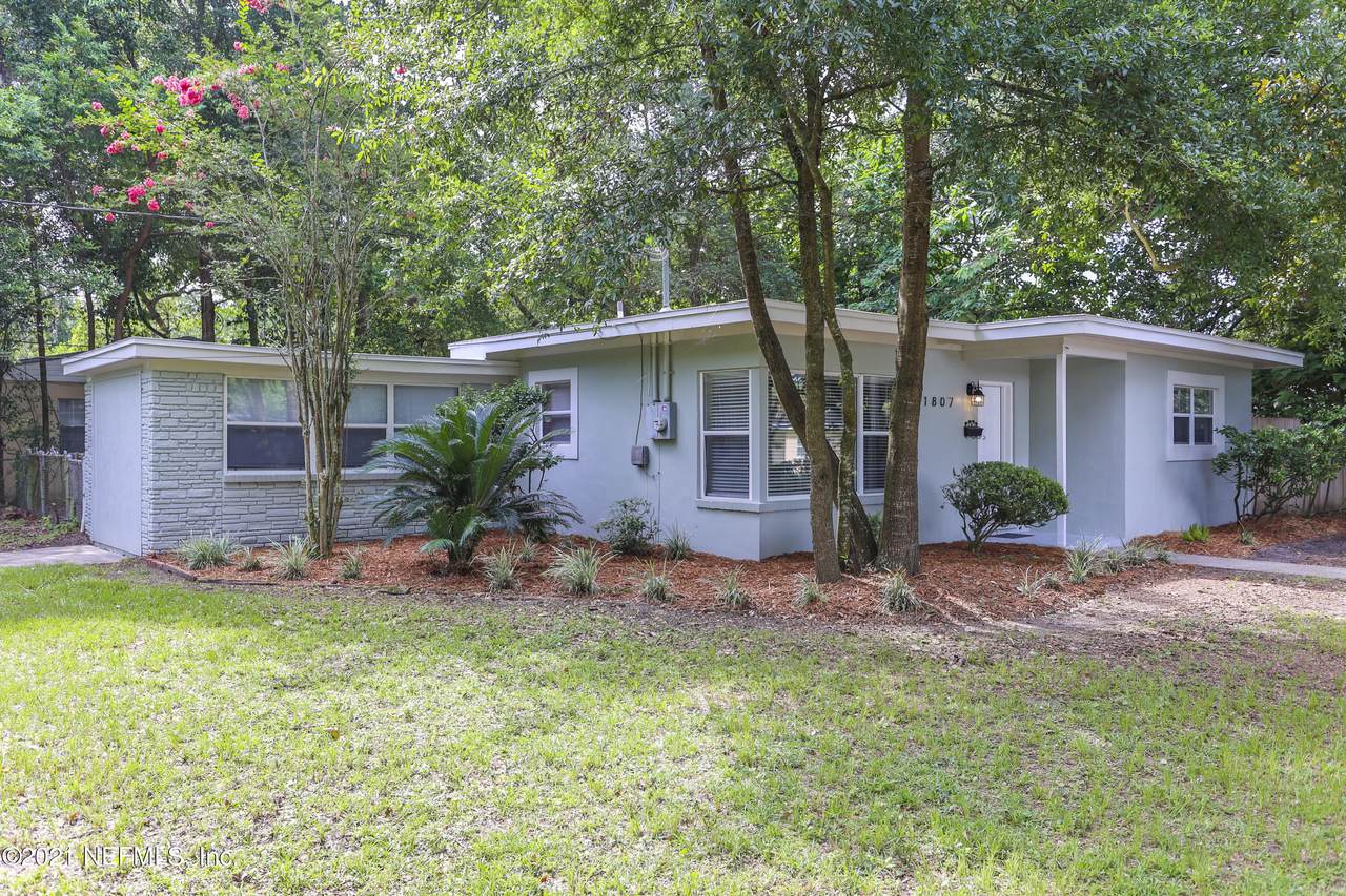 1807 Harvester St - Photo 1