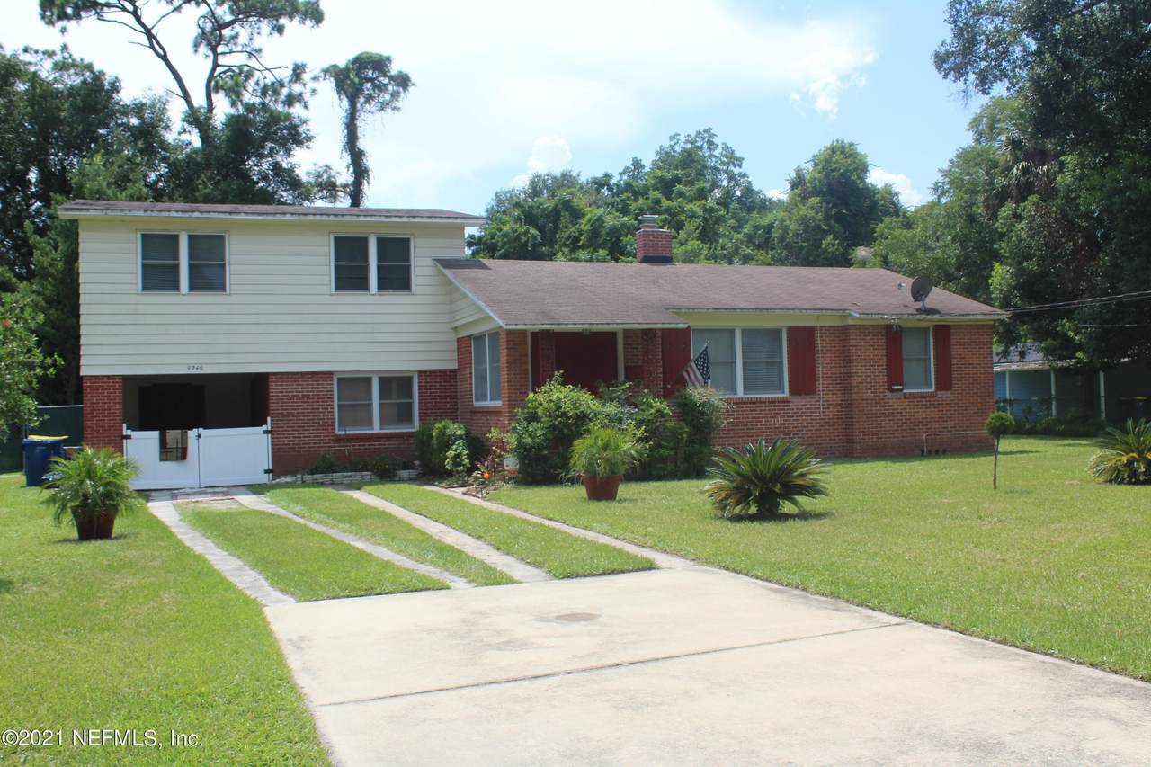 8240 Concord Blvd - Photo 1
