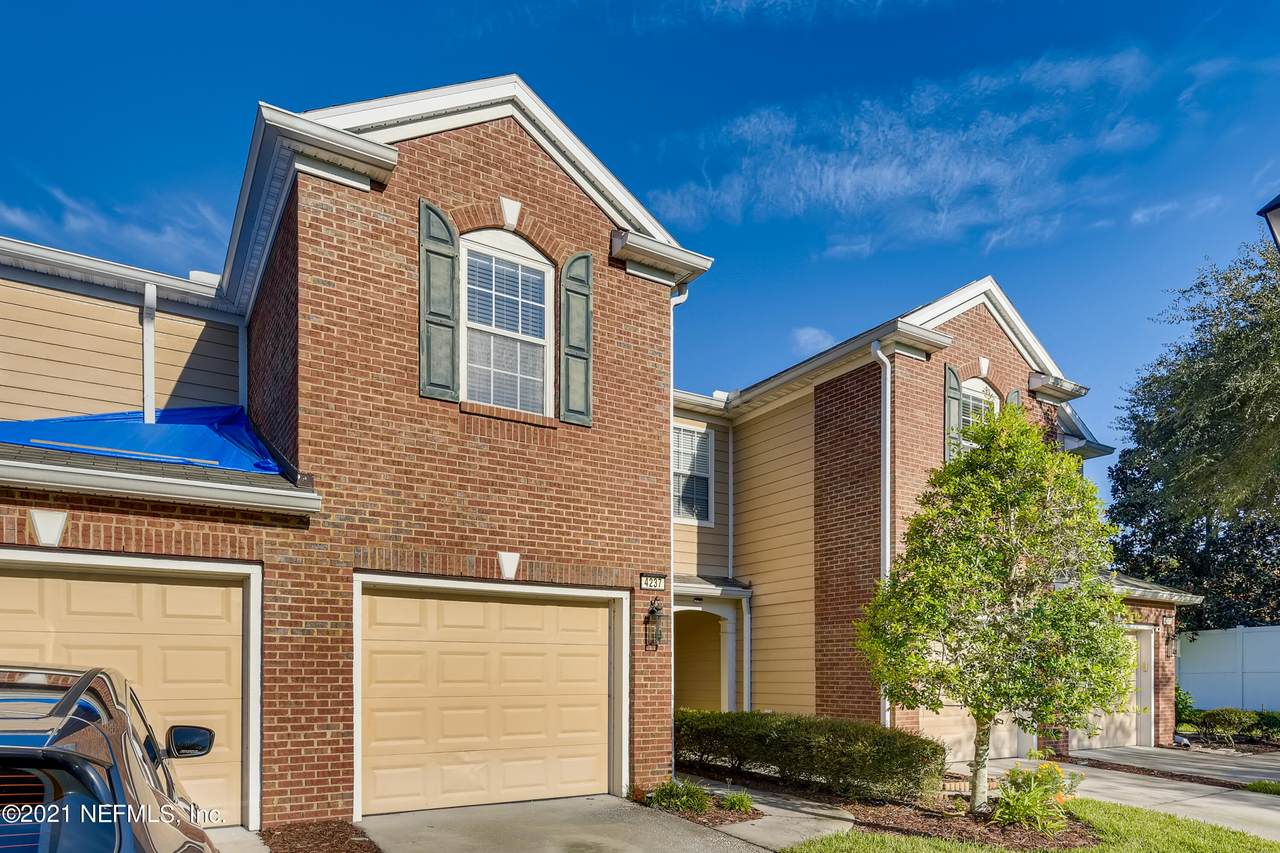 4237 Crownwood Dr - Photo 1