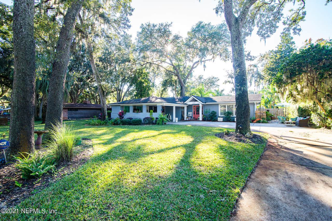 1300 Kings Rd - Photo 1