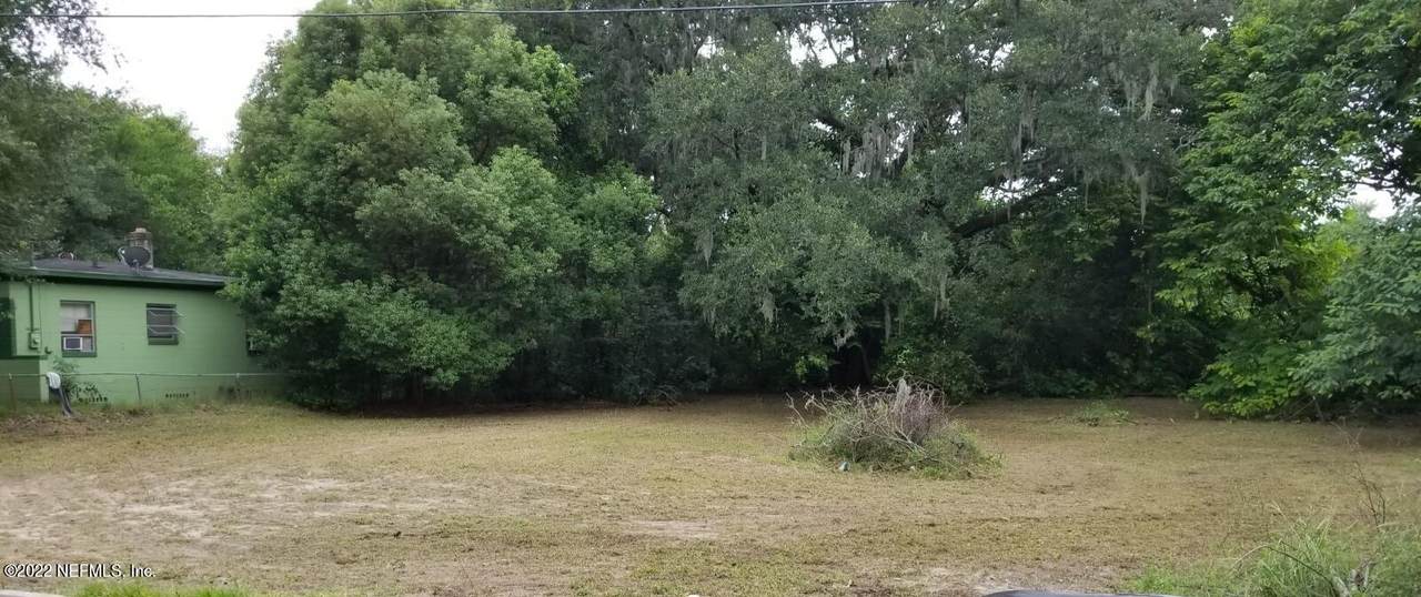 1193 Shore Dr - Photo 1