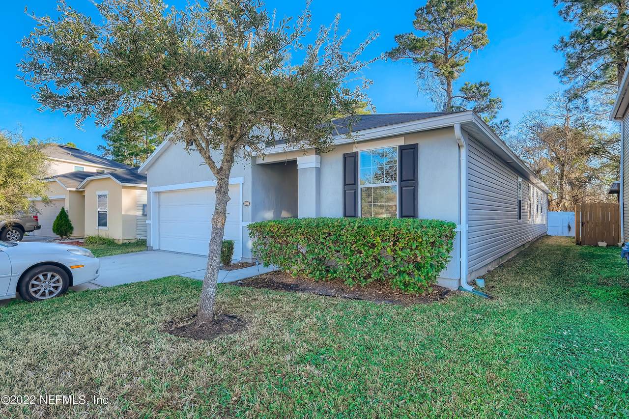 11990 Alexandra Dr - Photo 1