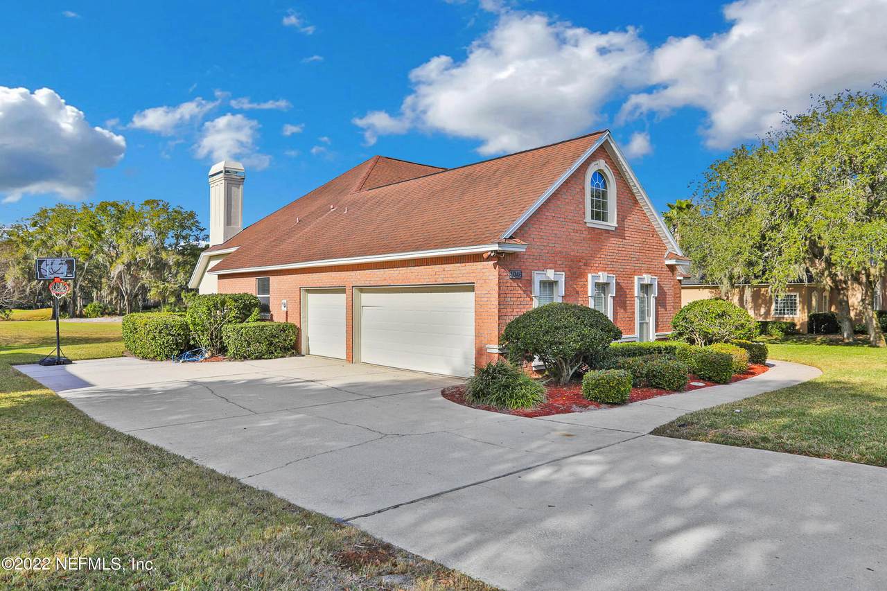 4046 Mission Hills Cir - Photo 1
