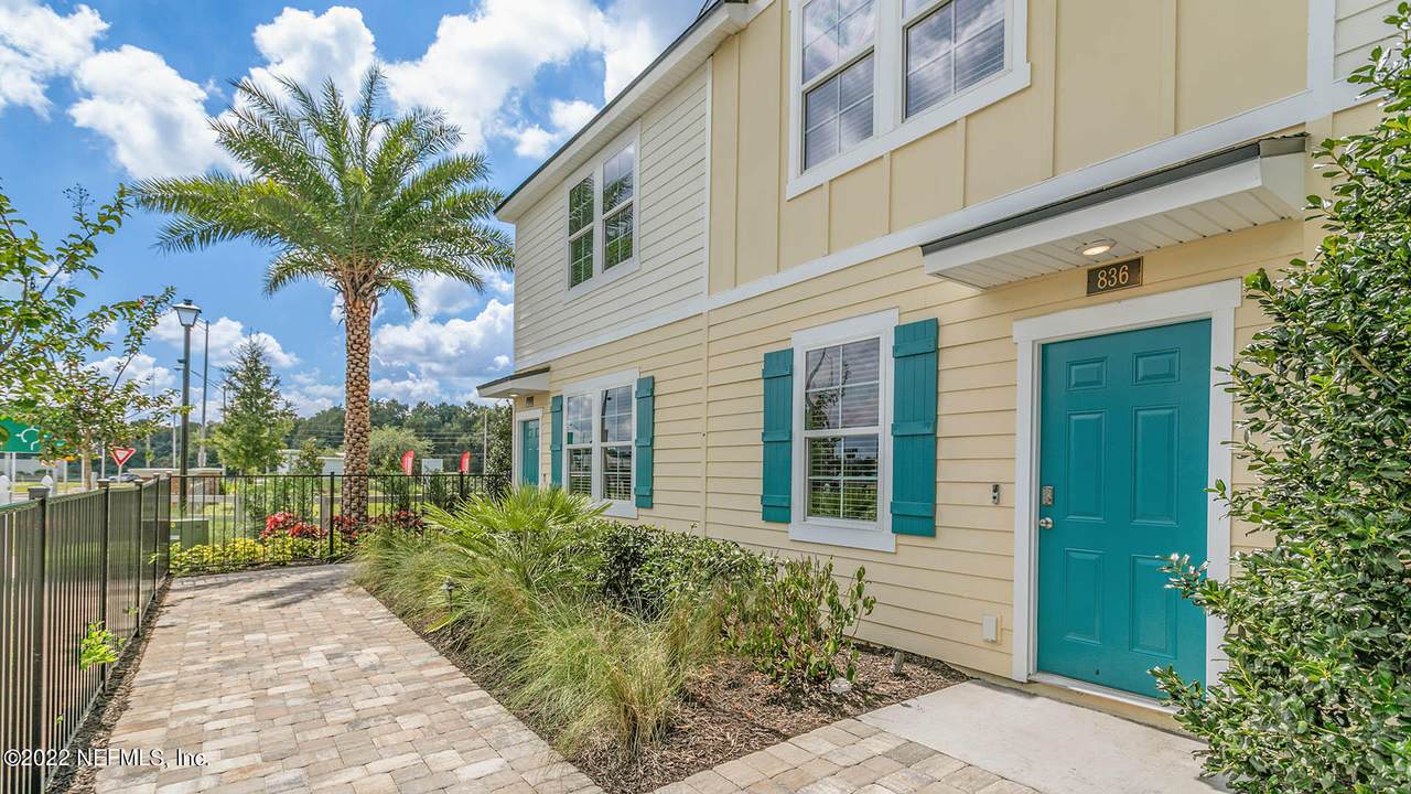835 Centennial St - Photo 1