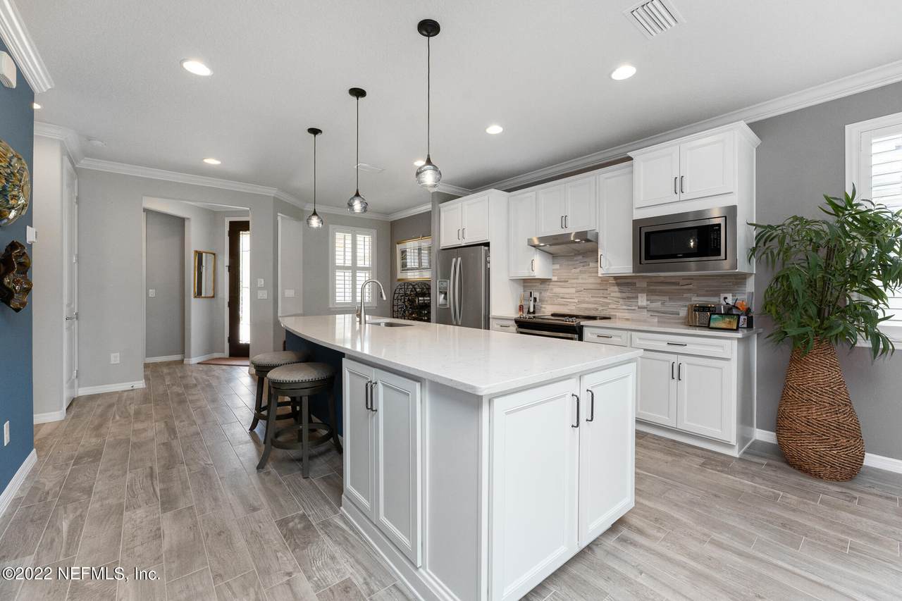868 Tree Side Ln - Photo 1