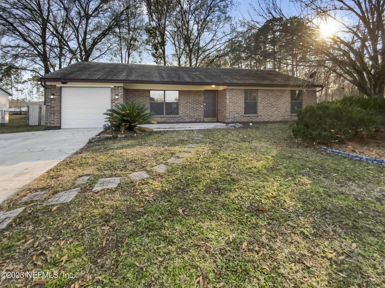 2634 Pinewood Blvd - Photo 1