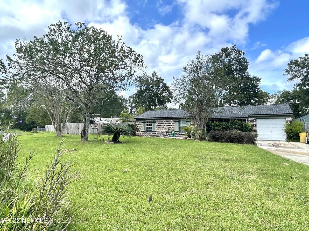 2627 Pinewood Blvd - Photo 1