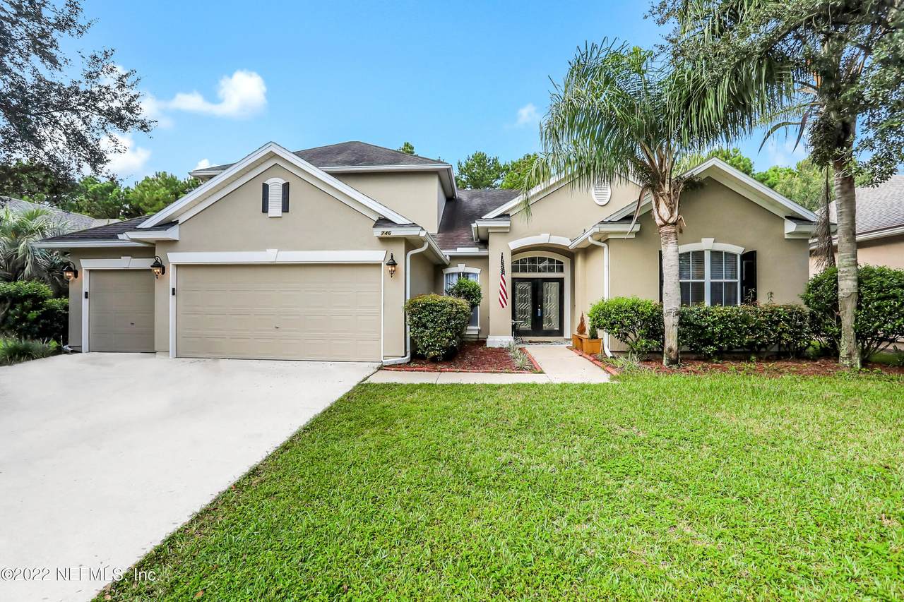 746 Wakemont Dr - Photo 1