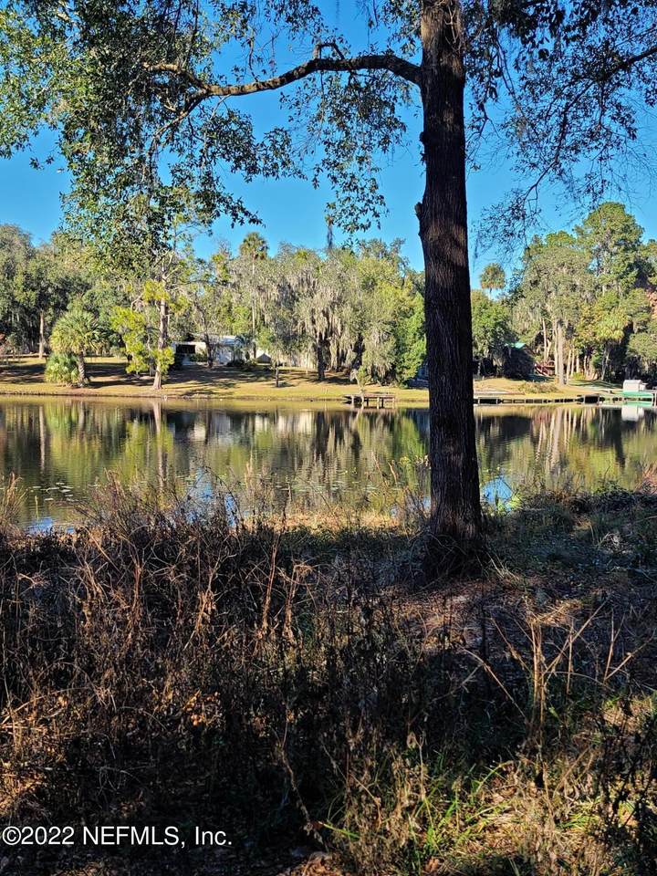 204 Lakeview Dr - Photo 1