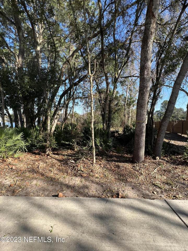 1532 Lakeview Ln - Photo 1