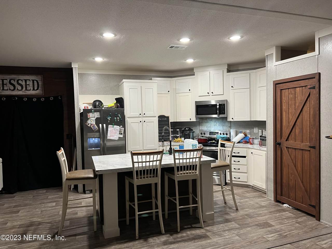 118 Lariat Dr - Photo 1