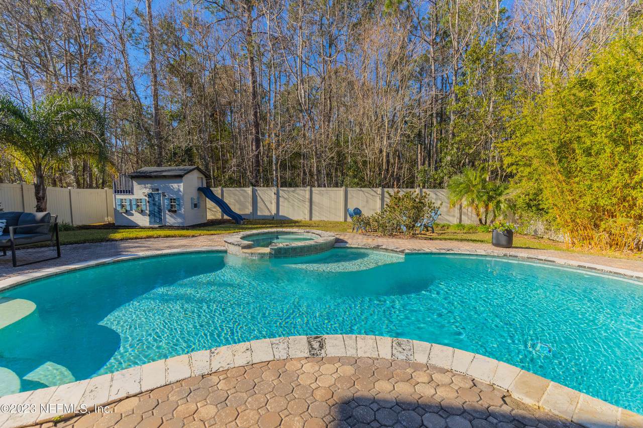 1065 Meadow View Ln - Photo 1