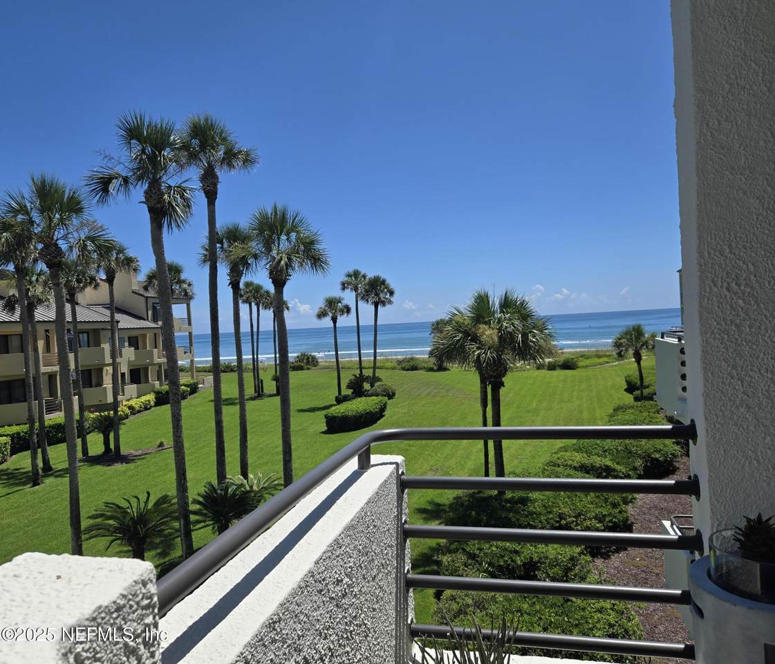 726 Spinnakers Reach Drive - Photo 1