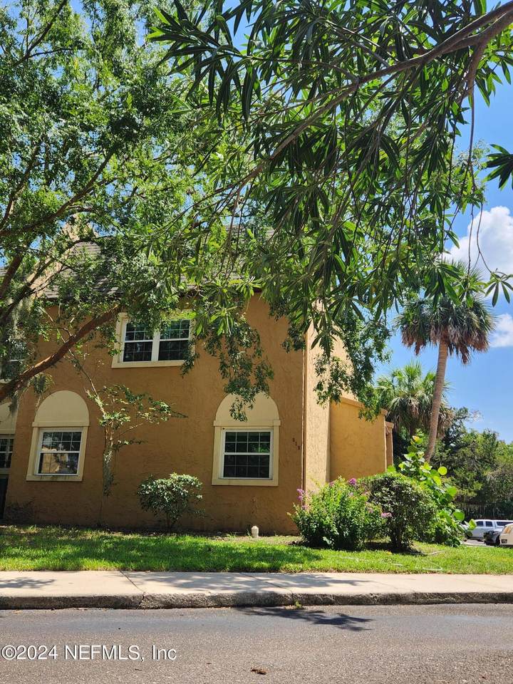 313 Greencastle Road - Photo 1