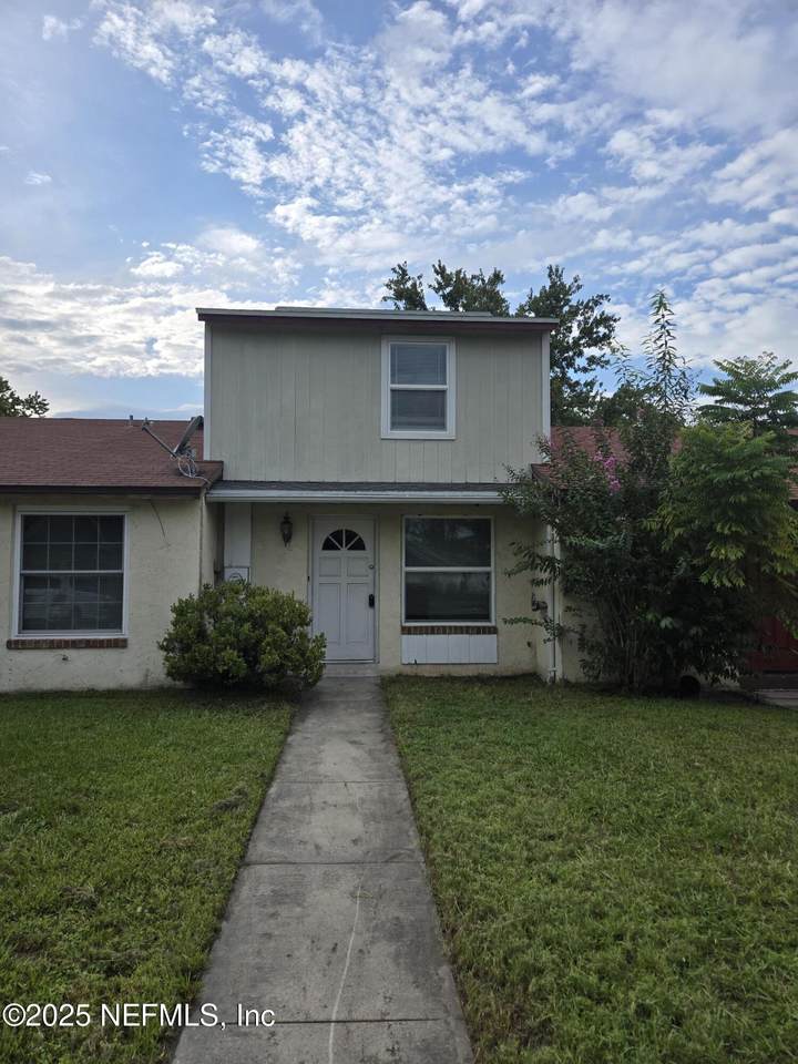 2634 Gifford Avenue - Photo 1