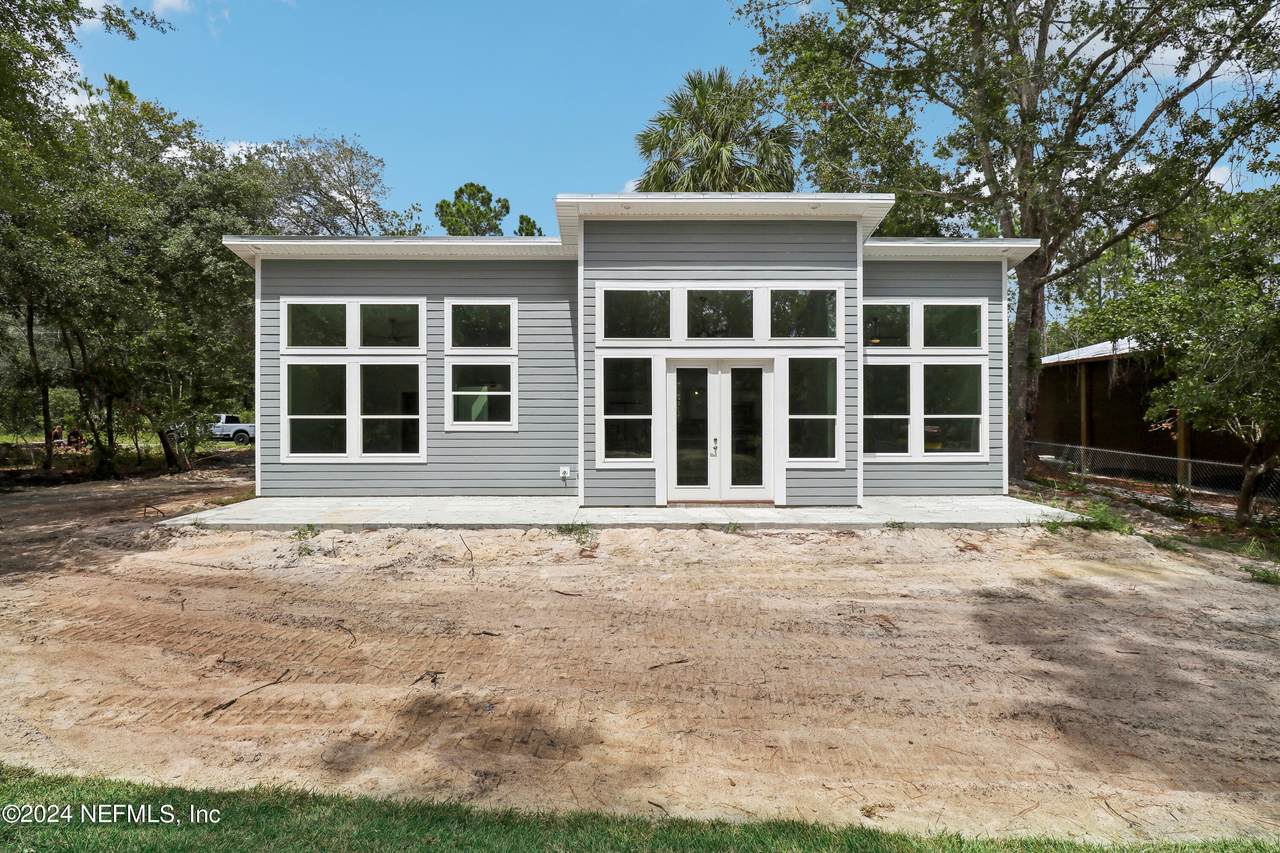 225 Gardenia Avenue - Photo 1