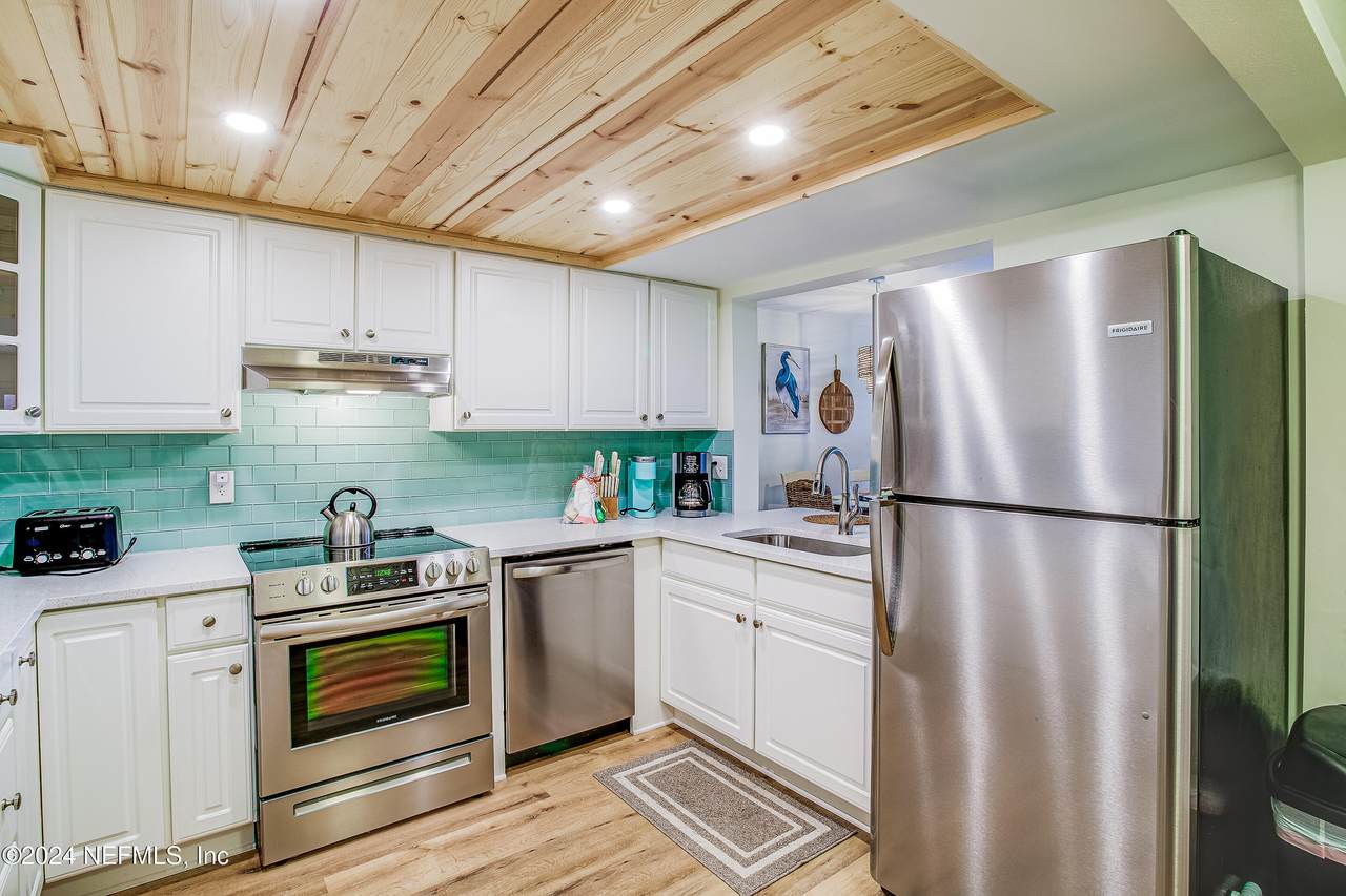 4 Ocean Trace Road - Photo 1