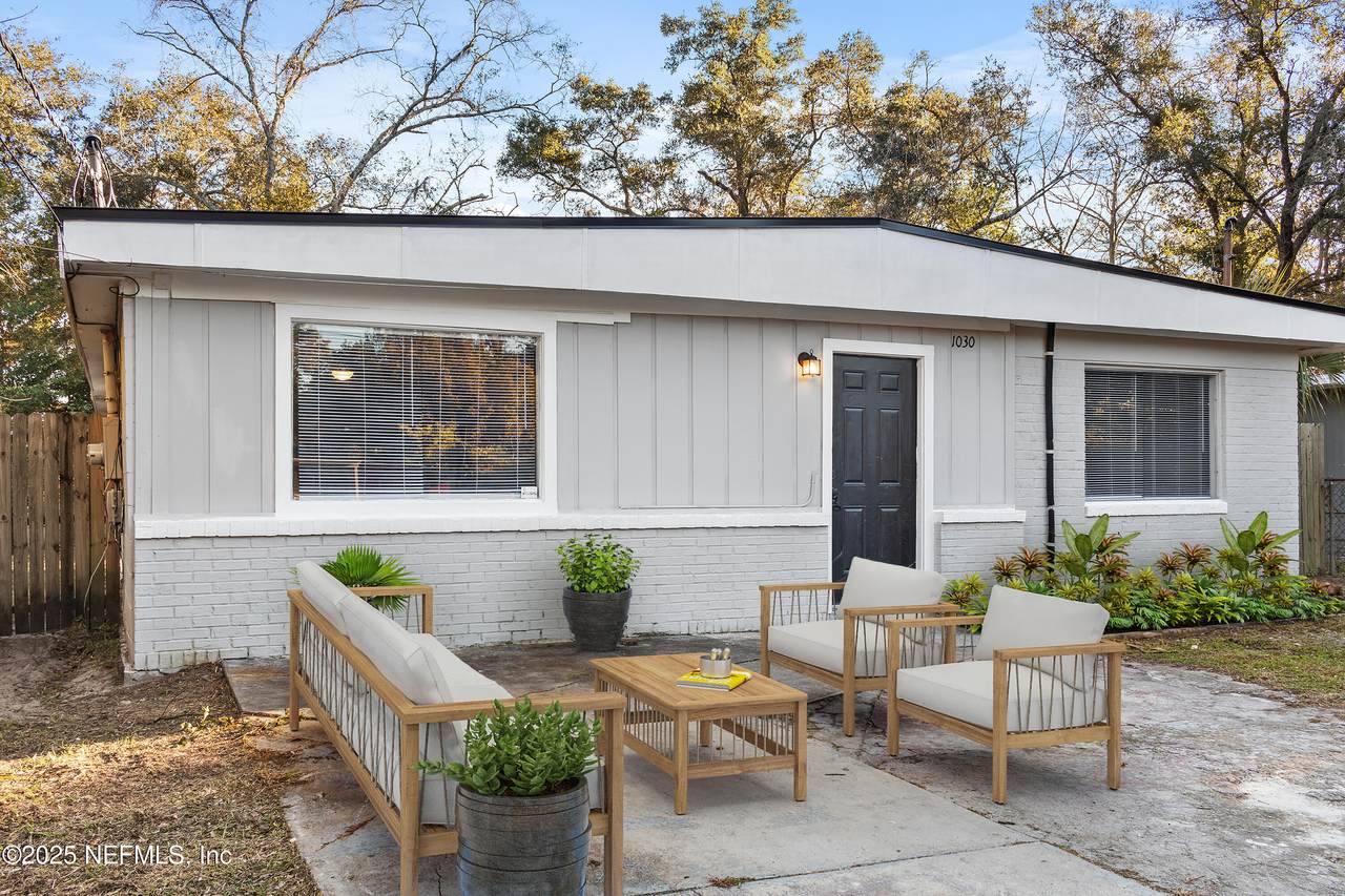 1030 Ardoon Street - Photo 1