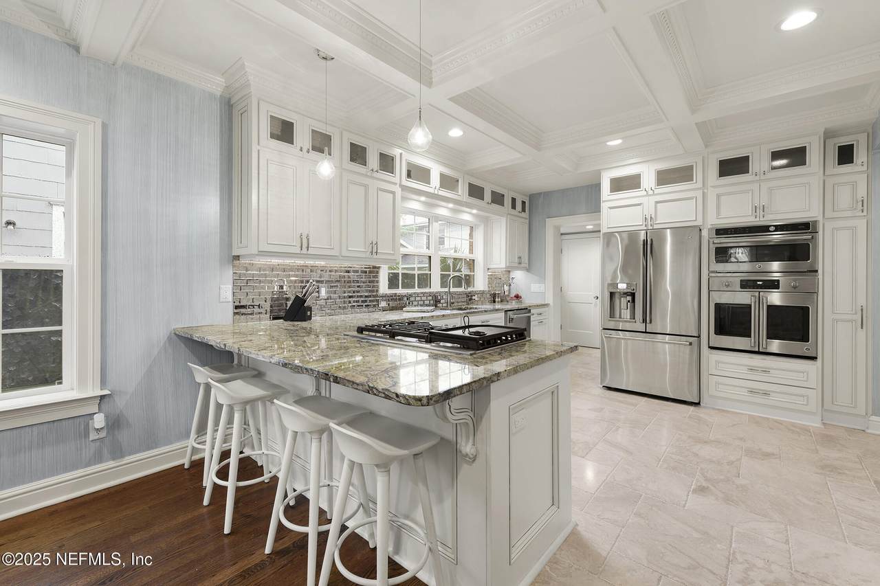 1469 Le Baron Avenue - Photo 1