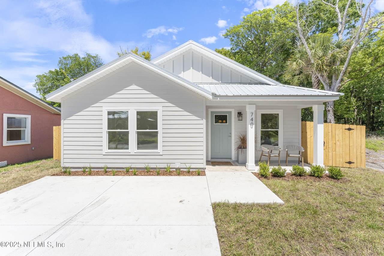 740 5TH Street - Photo 1