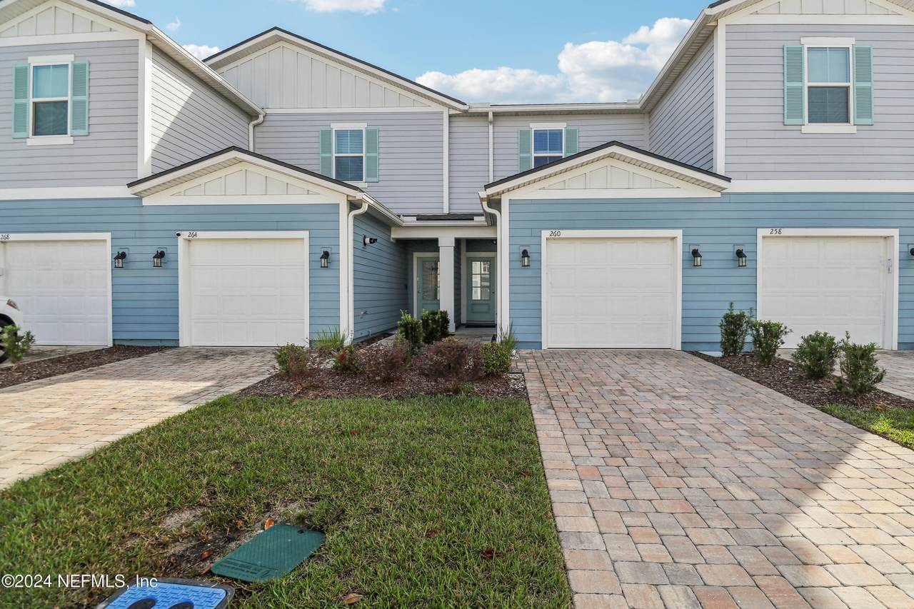 260 Brandon Lakes Drive - Photo 1