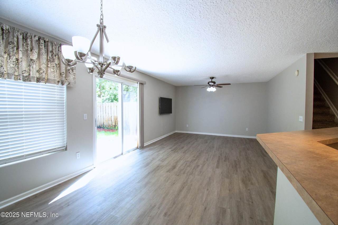 1525 Vineland Circle - Photo 1