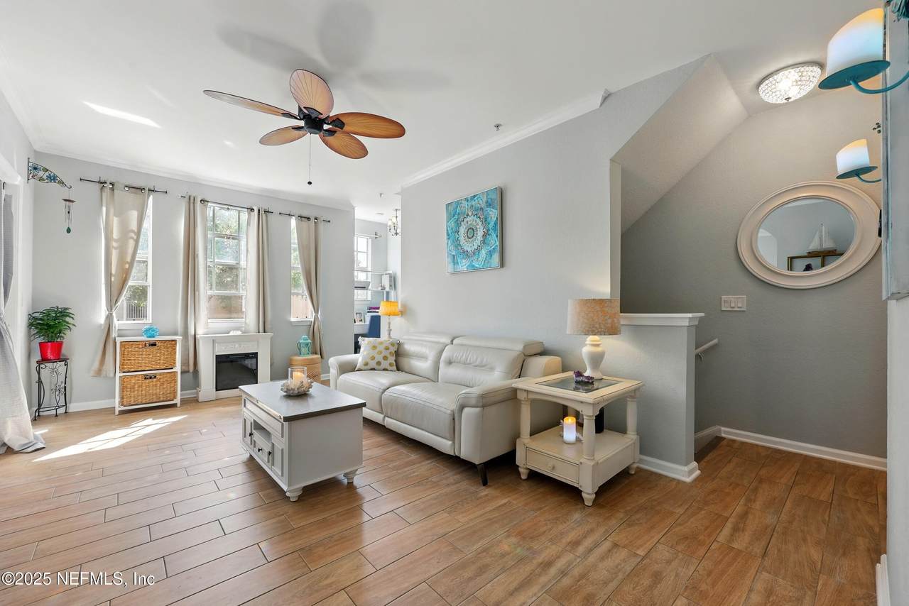 10075 Gate Parkway - Photo 1