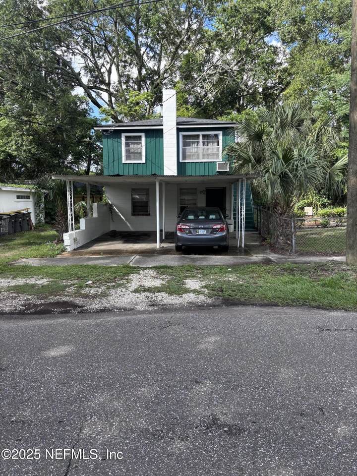 1746 Ingleside Avenue - Photo 1