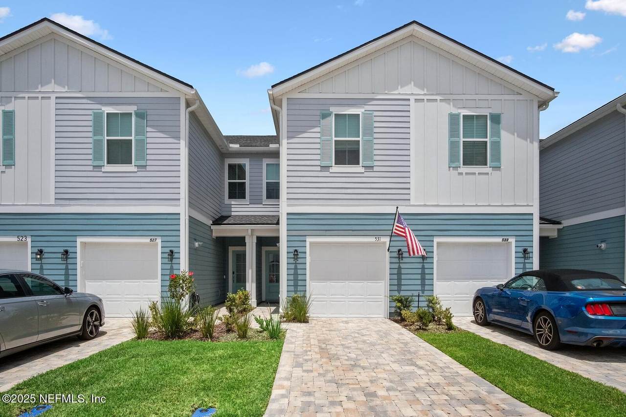 531 Brandon Lakes Drive - Photo 1