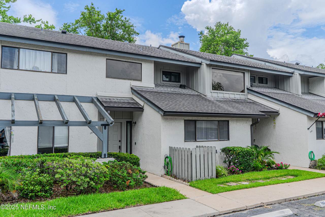 9360 Craven Road - Photo 1