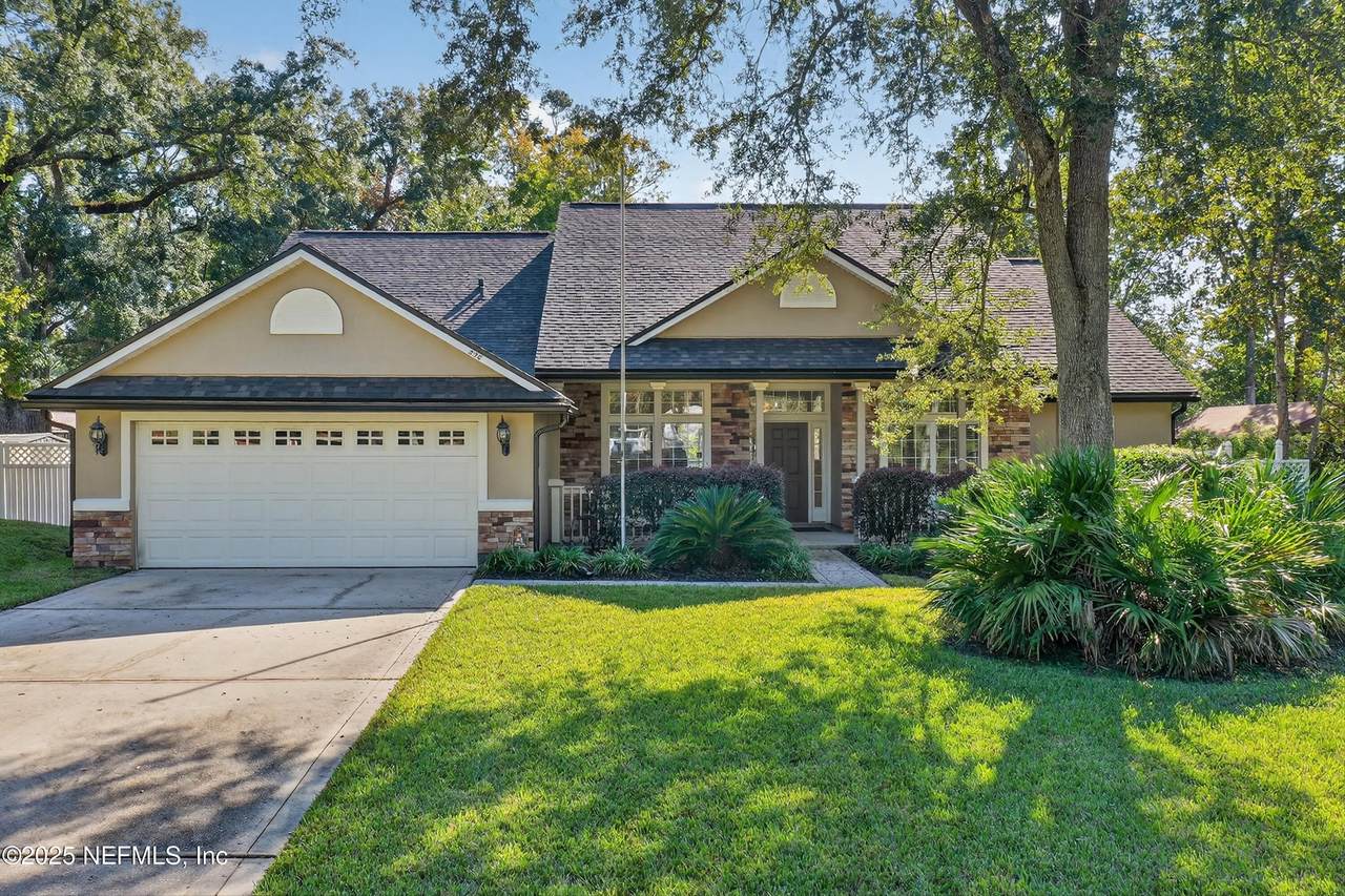 896 Live Oak Lane - Photo 1